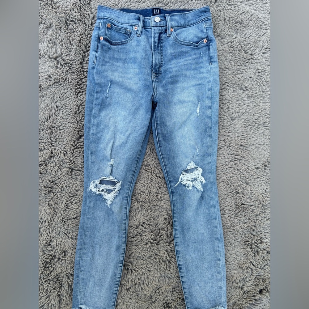 Gap Skinny Jeans EUC size 6/28
